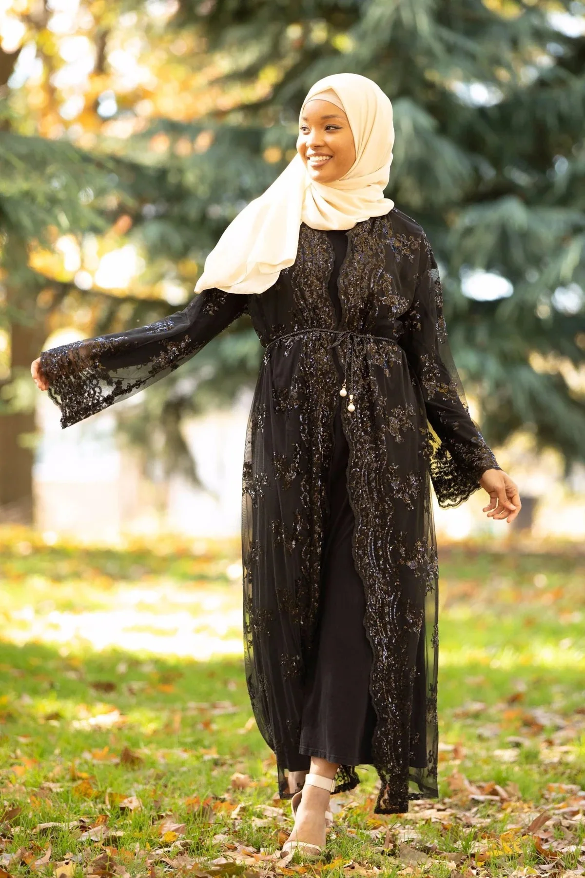 Hot Sale Simple Sequined Beading Muslim Dress Kimono Long Muslim Abayas Women Modest Wear Clothing EID Robes With Belt F3013