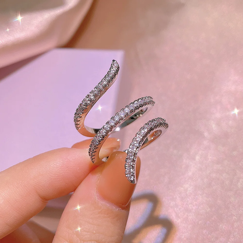 Creative Design Geometric Winding White Zircon Ring 925 Silver Ladies Personality Wave Interweaving Ring Party Outing Jewelry