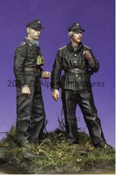 1/35 model kit resin kit    Late War  Panzer NCO Set (2 figures) 236