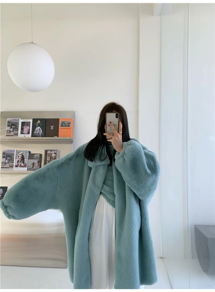 Lautaro Winter Long Oversized Warm Soft Fluffy Faux Fur Coat Women Drop Shoulder Long Sleeve Casual Loose Korean Fashion 2021