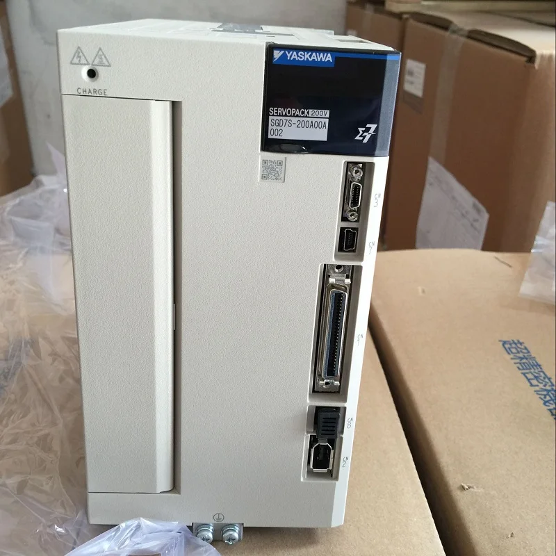 

YASKAWA AC Servo Driver SGD7S 200A00A002 330A00A002 Sigma-7 Three-phase 3KW 200V AC Servo Drive