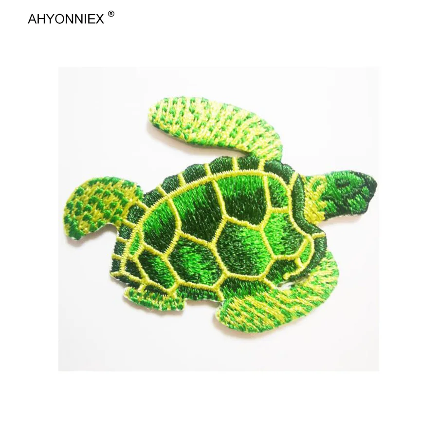 AHYONNIEX 1PC squalo pesce di mare ricamato ferro sulla toppa toppa animale Applique per giacca abbigliamento adesivi accessori fai da te