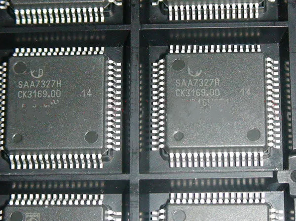 1PCS SAA7327H SAA7327 QFP64 Marca original novo