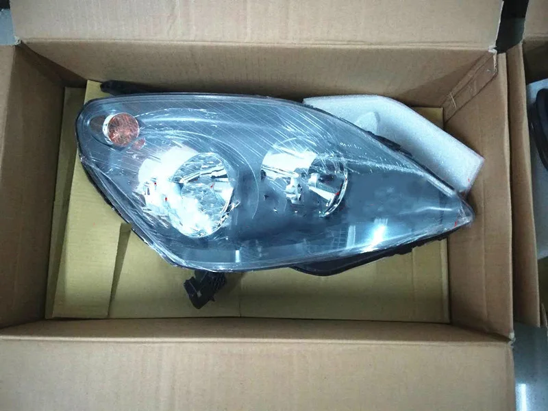 Eosuns Headlight Assembly for Opel Zafira b