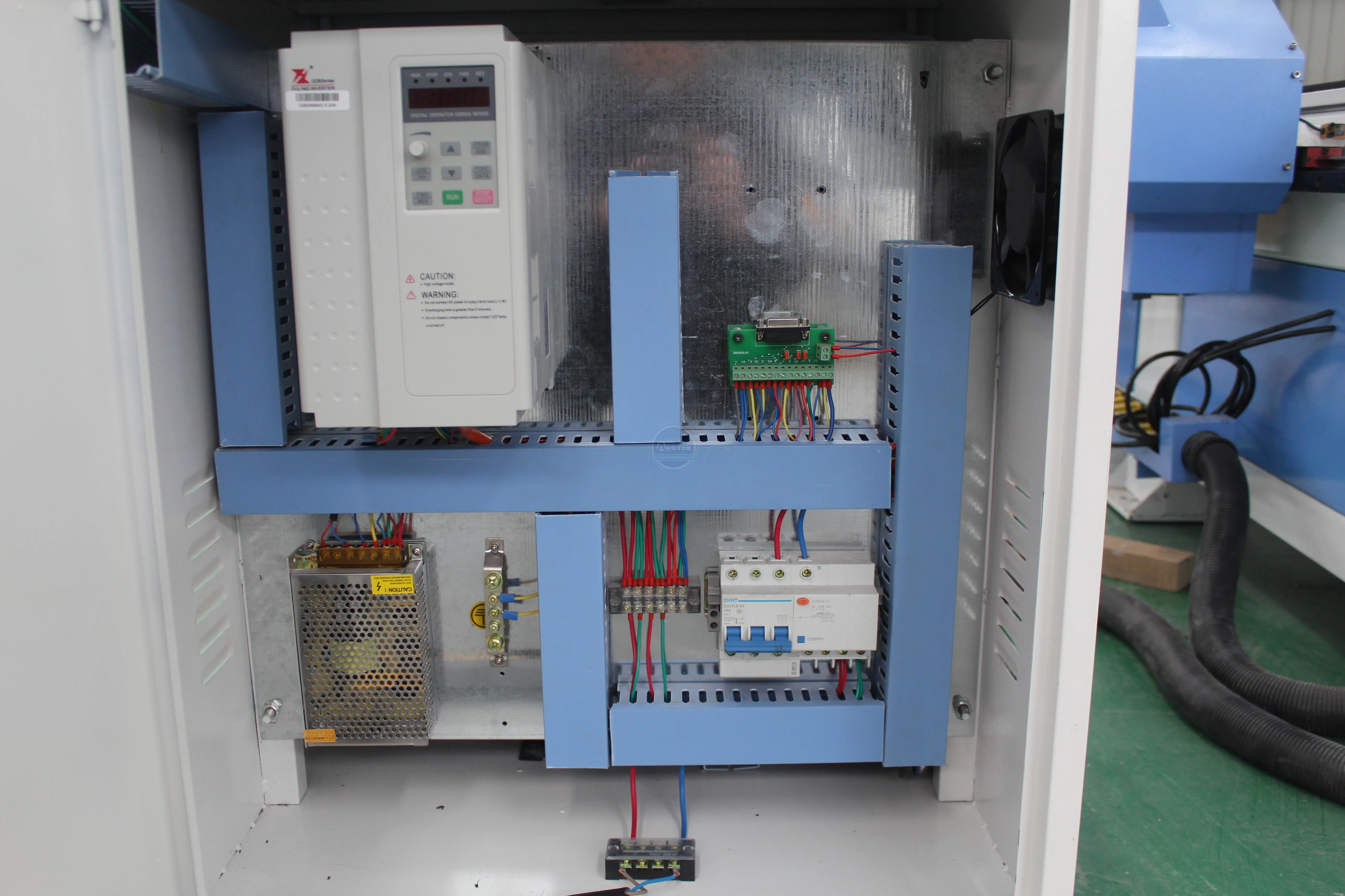 Máquina de fabricación de muebles Cnc china, máquina de fabricación de muebles piezas de máquina de madera giratoria CNC1325