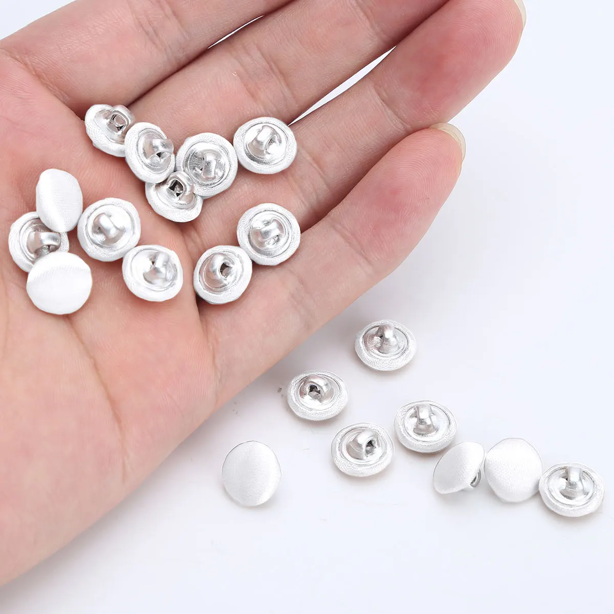 20Pcs Cloth Buttons Smooth Satin Covered Wedding Dress Back buckles Metal Shank Buttons for Tuxedo Suits Gowns Blouses Coats