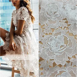 Vendita calda Off white fai da te cucito ago lavoro Guipure francese pizzo ricamo panno abito da sposa abito da sposa tessuto di pizzo 1 Yard