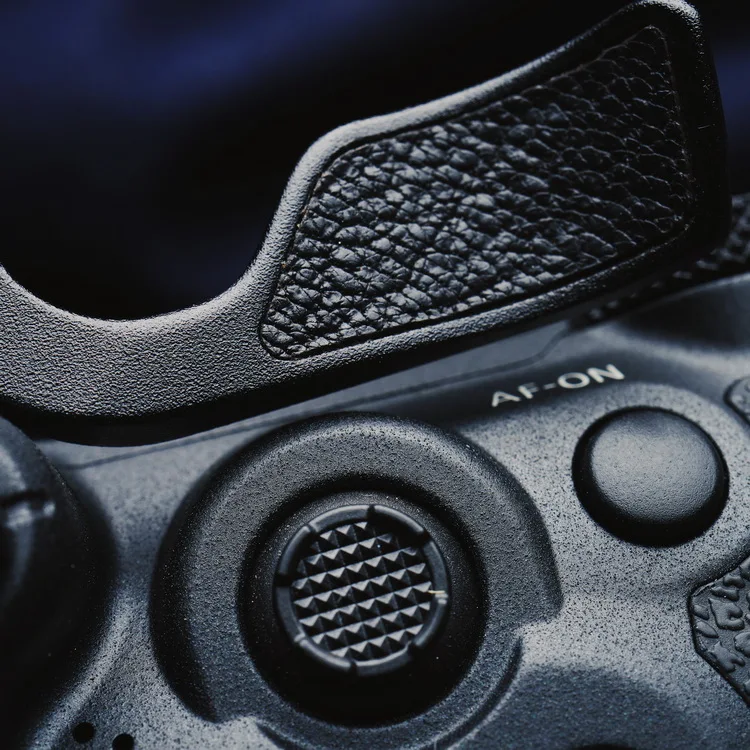 โลหะ Thumb Rest Finger Thumb Grip หนังสติกเกอร์รองเท้าร้อนสำหรับแคนนอน EOS R6 R5