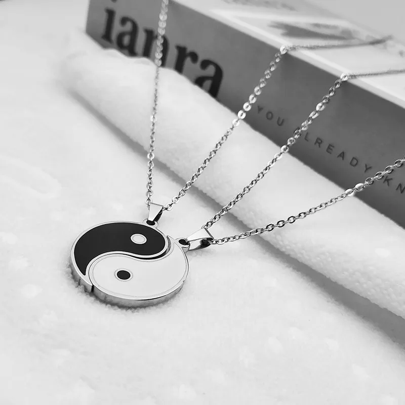 2Pcs/set Couple Necklaces Chinese Tai Chi Gossip Banish Bad Luck Charm Pendant Chain Necklace Jewelry Lovers Valentine's Gift