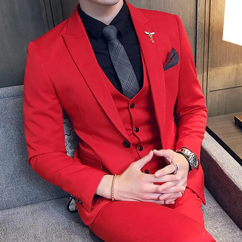 Vestido de noche rojo para hombre, traje de fiesta con solapa de pico, ajuste a medida, esmoquin de boda de tres piezas (chaqueta + Pantalones + chaleco), 2020