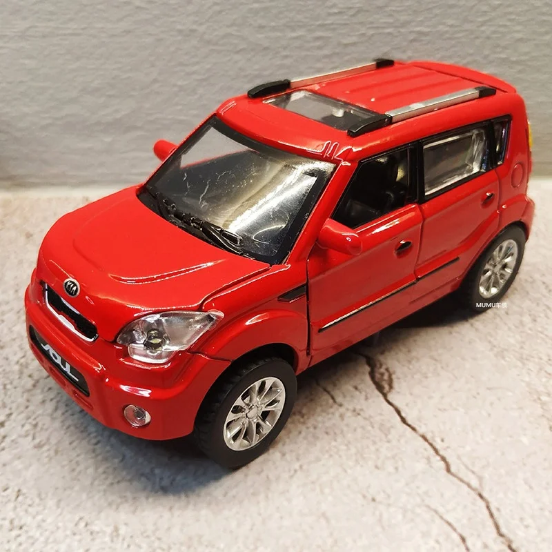 1:32 KIA SOUL Alloy Mini Car Model Diecast Metal Toy Vehicles Car Model High Simulation Sound and Light Collection Kids Toy Gift