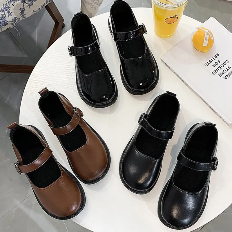 Spring Autumn Lolita Shoes Buckle Mary Janes Shoes Patent Leather Shallow Woman Flats Girls Shoes Size 34-40 zapatos mujer