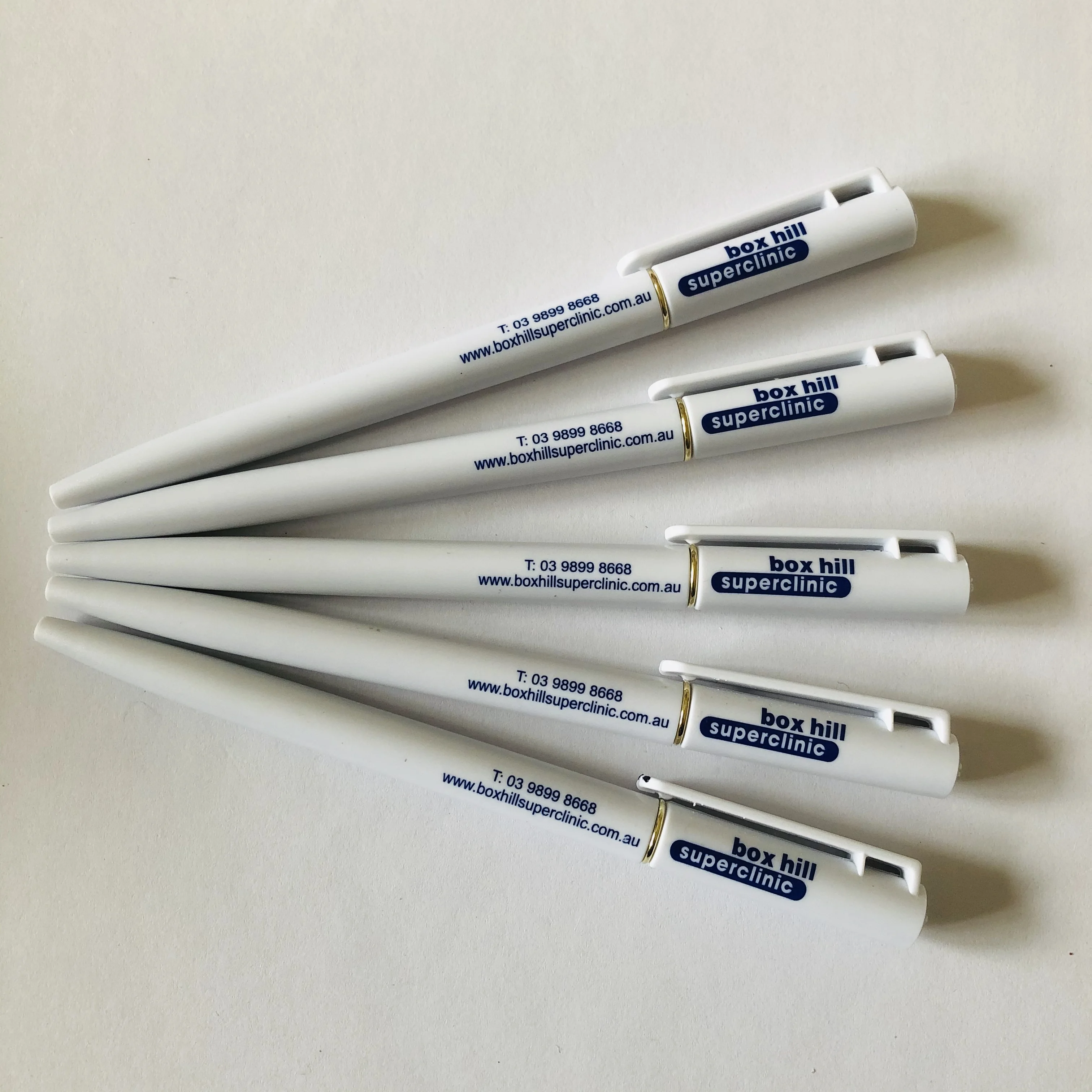 wholesale low price white hotel plastic ball pen promotional gift pen office ballpoint pen print customize logo text