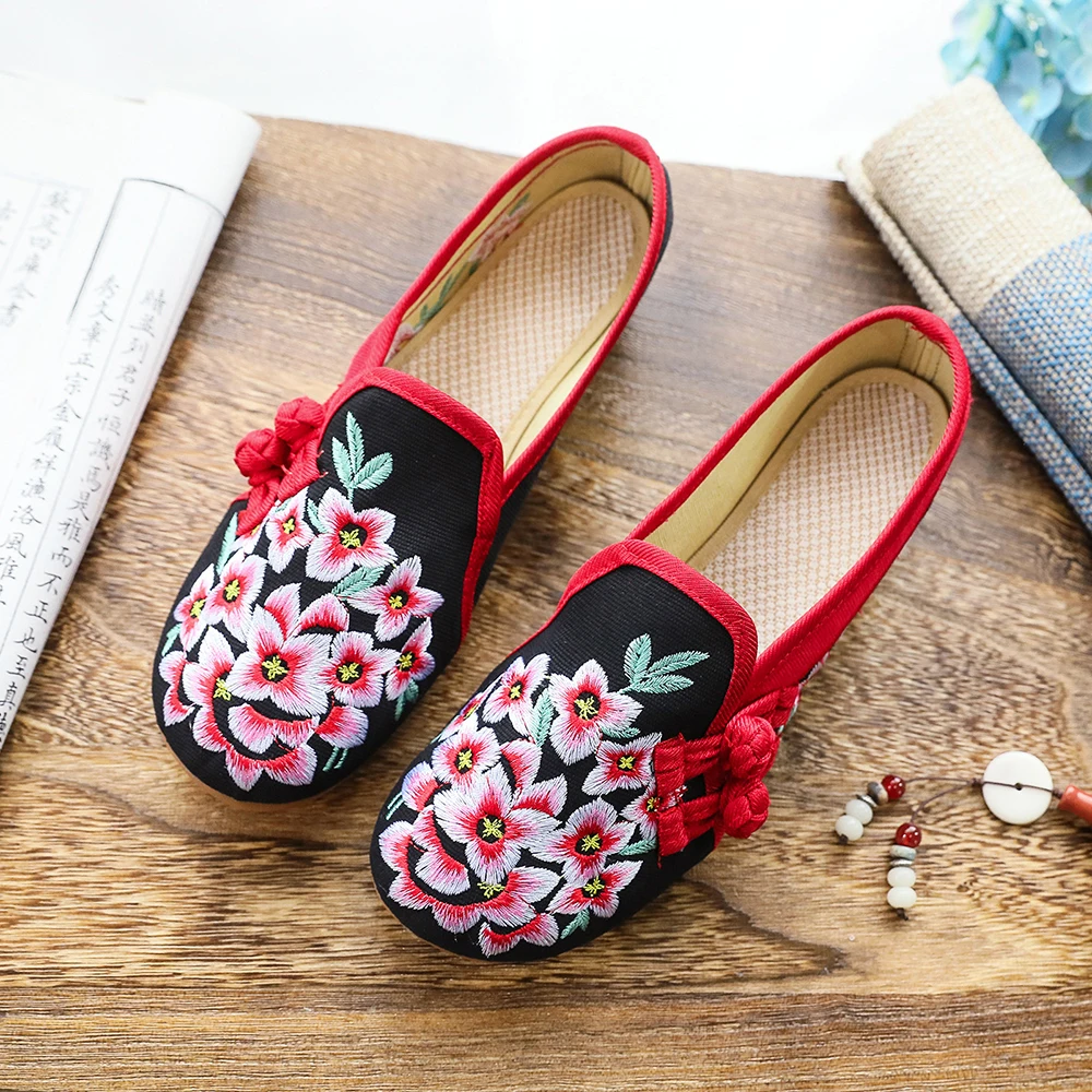 Veowalk Flower Blooming Embroidery Women Cotton Fabric Slip On Flat Shoes Comfortable Slip On Walking Loafers Black Size 42 43