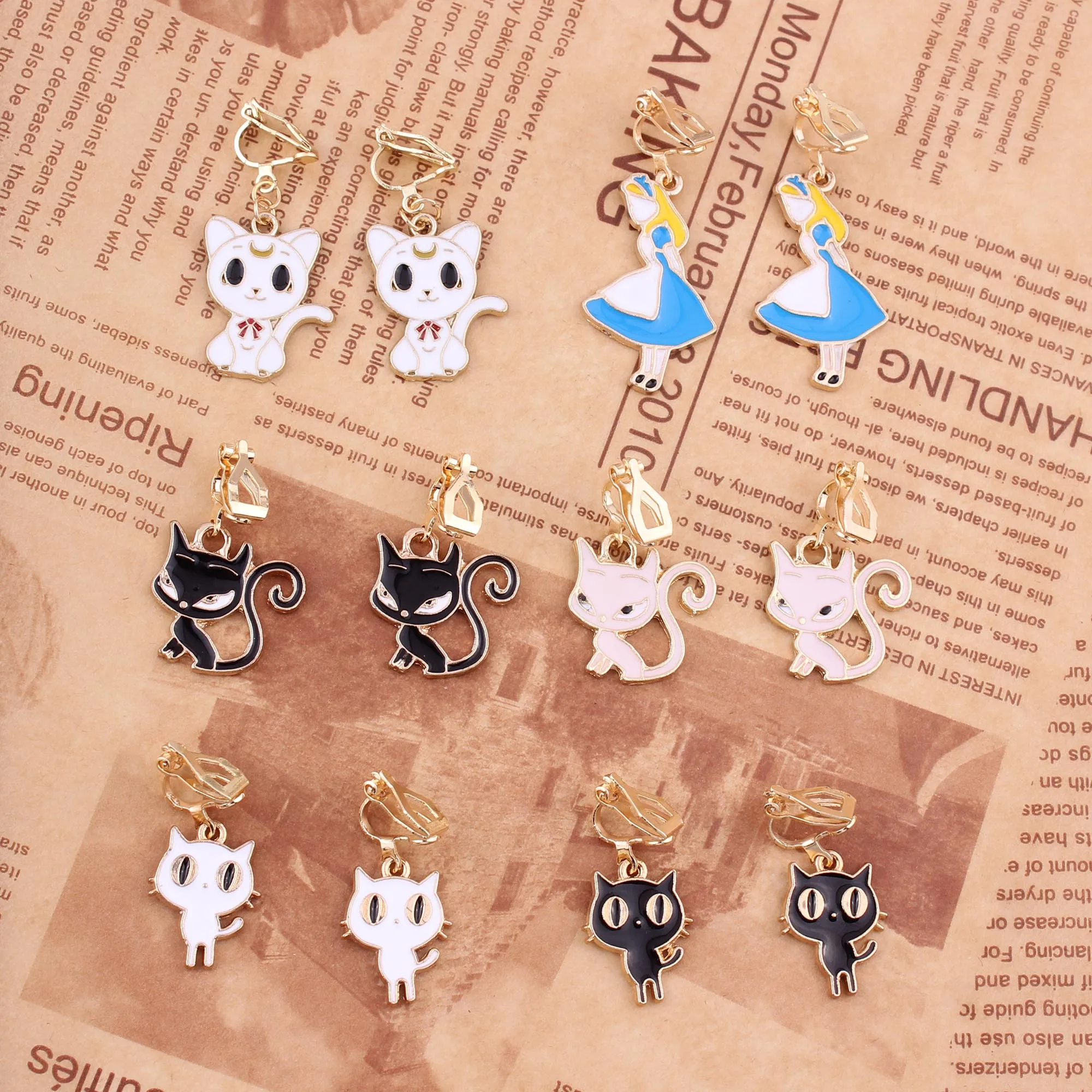 WENHQ New Arrival Cute Cat Fox Clip on Earrings No Pierced Charm Animal Gold Color Enamel Cuff Earrings Fashion Jewelry Ear Clip