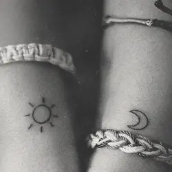 Water Transfer Tattoo Minimalist small sun moon tattoo Body Art Waterproof Temporary fake Tattoo for man woman kid 10.5*6cm