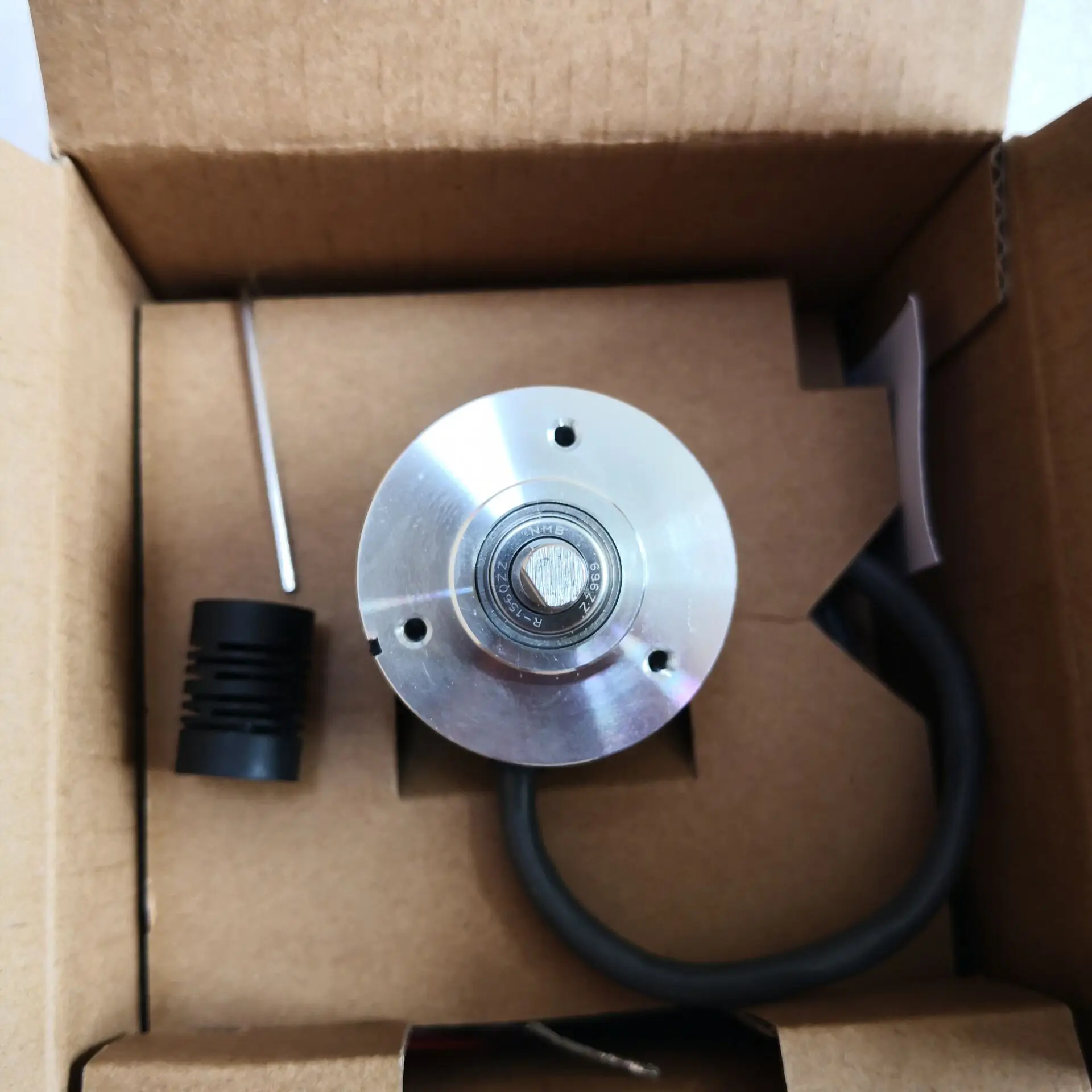 E6B2CWZ1X   Rotary encoder E6B2-CWZ1X 10 20 30 40 50 60 100 200 300 360 400 500 600 1000 1024 1200 1800 2000 2500P/R DC5V