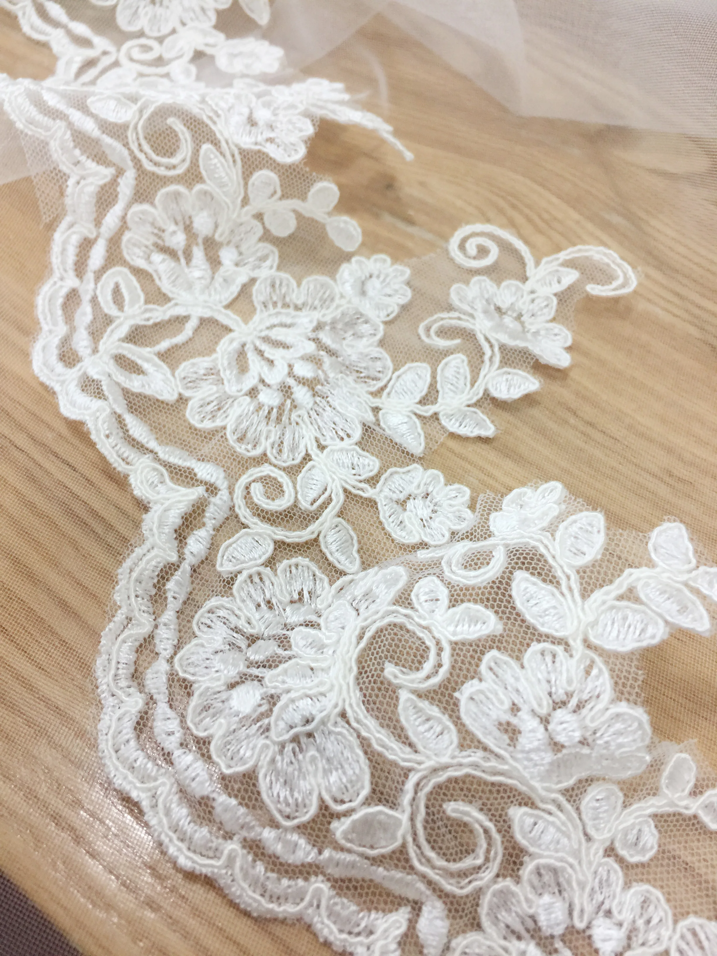 Wholesale  Ivory Lace Trim Bridal Dresses Hem Lace Boarder DIY  Veil Hat  And Wedding Dress 10 Yards