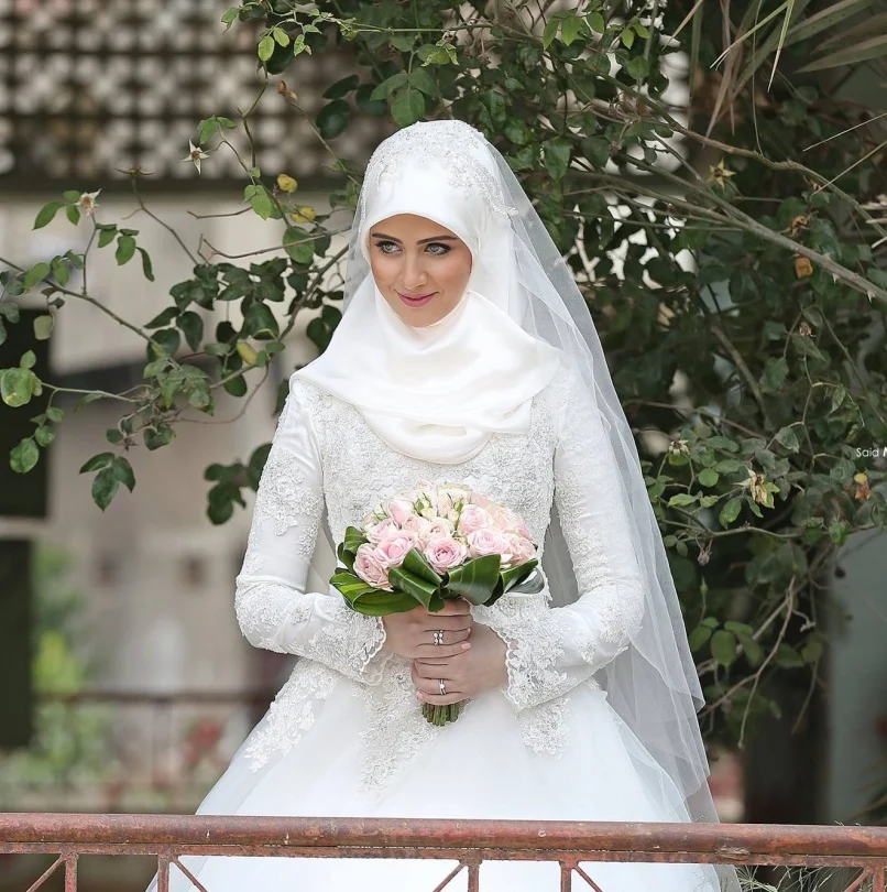 Gaun Pengantin Muslim Lengan Panjang Muslim Renda Gaun Pesta Klasik Putih Kaftan Dubai Gaun Pengantin Dipesan Lebih Dahulu