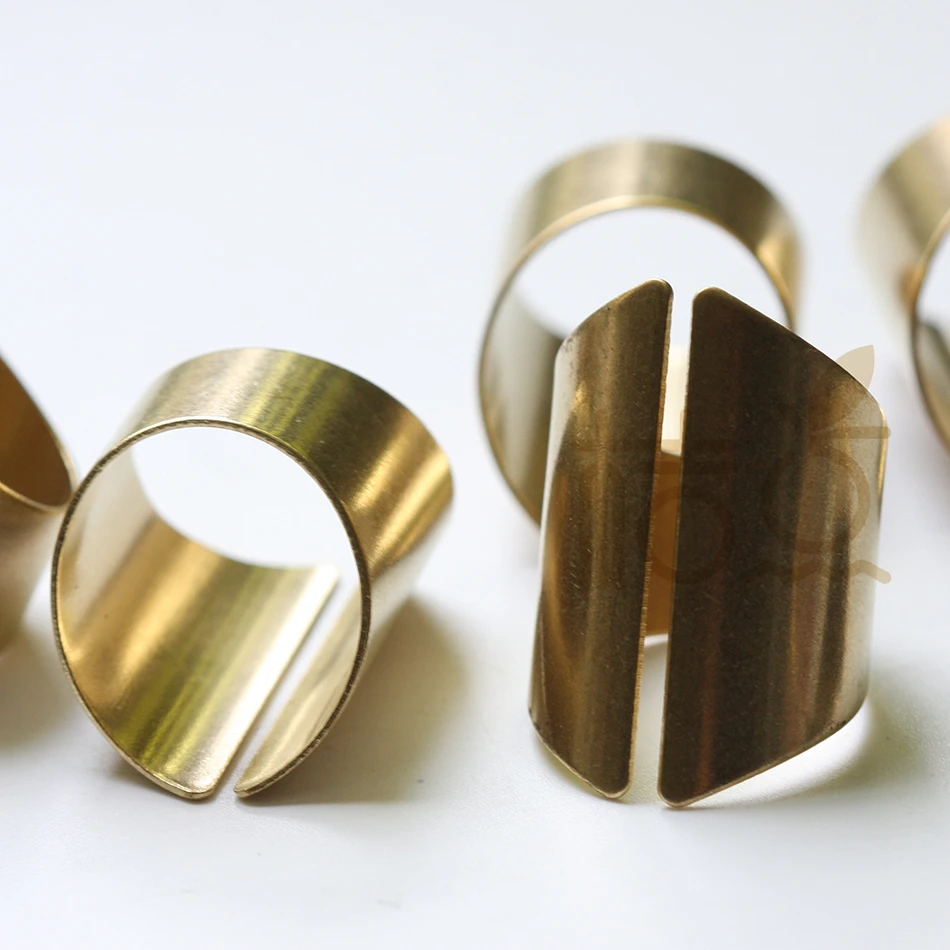 Solid Raw Brass Finger Ring Base-Open 30x20mm (4486C)