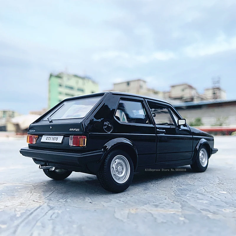 Bburago 1:24フォルクスワーゲン1979ゴルフgti MK1黒シミュレーション合金車モデル工芸品の装飾コレクション玩具ツールギフト