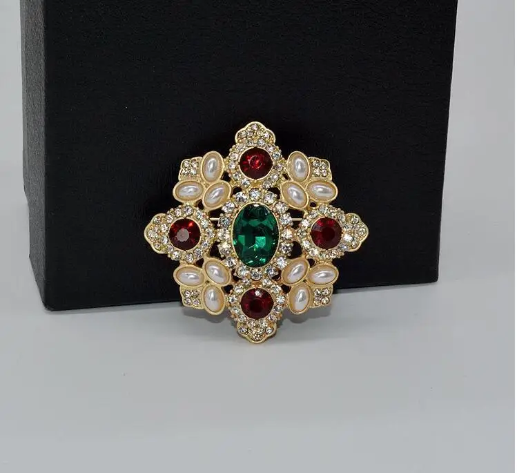 Jewelry Import Rhinestone Brooch emerald colored gemstone brooch brooch pin Baroque luxury