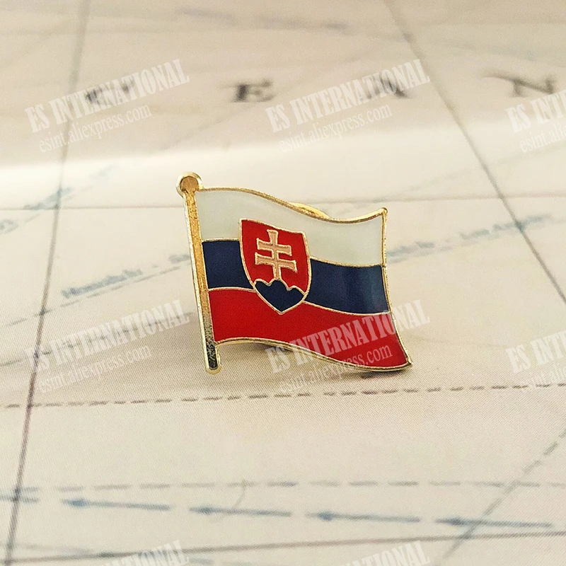 

Slovakia National Flag Lapel Pins Crystal Epoxy Metal Enamel Badge Paint Brooch Souvenir Suit Personality Commemorative Gifts