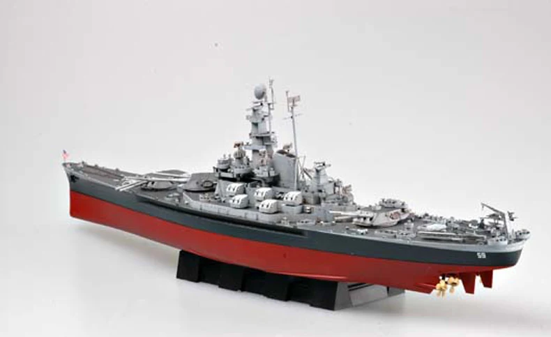 Trumpeter 05306 1/350 USS BB-59 Massachusetts Battleship Military Ship Assembly Plastic Toy Model Building Kit