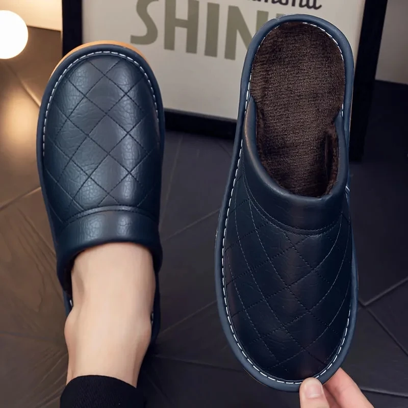 Zapatillas de casa de hombre hechas a mano de cuero genuino de lujo, zapatos planos de interior para dormitorio, cómodos y suaves, color negro y