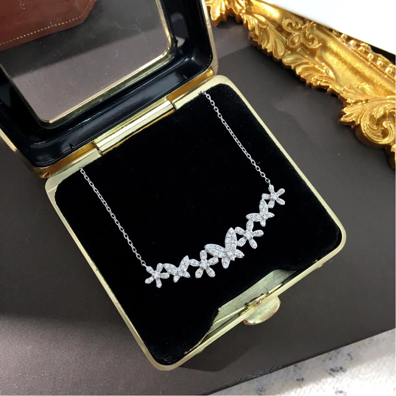 Aazuo 18K Pure Solid White Gold Real Diamonds 0.40ct Marquise Smile Face Necklace With Chain 45CM Gift For Woman Senior Party