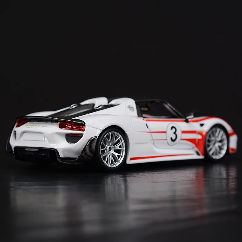 Bburago 1:24 Porsche 918 Weissach Sports Car Static Die Cast Vehicles Collectible Model Car Toys