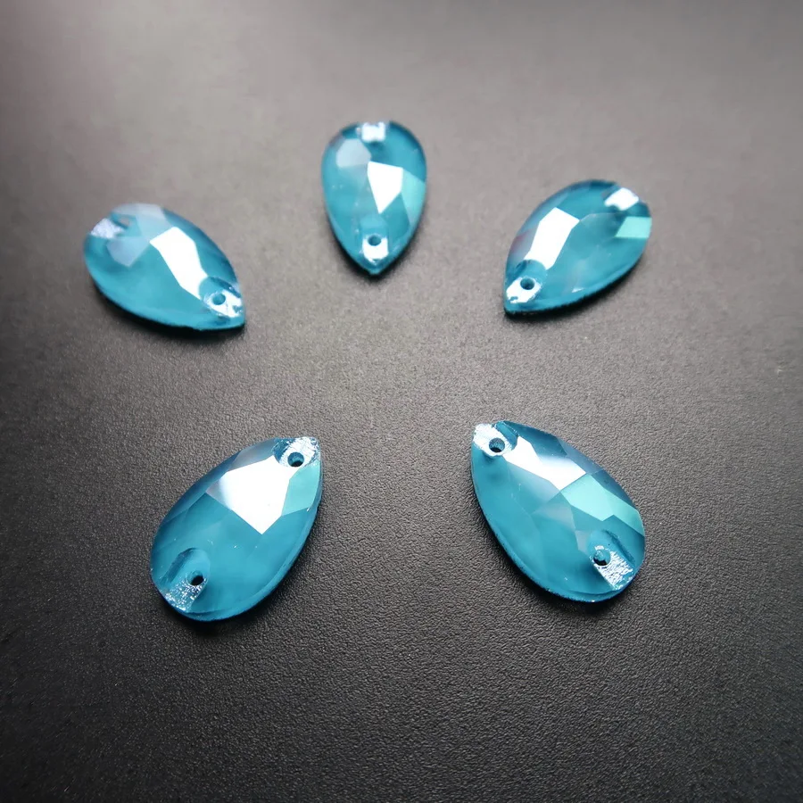 Geleeartige Kristallsteine in Tropfenform mit Flacher Rückseite und Zwei Löchern, 5 Größen, zum Aufnähen auf Kleider, Schuhe, Taschen, DIY-Dekoration – Detail 6