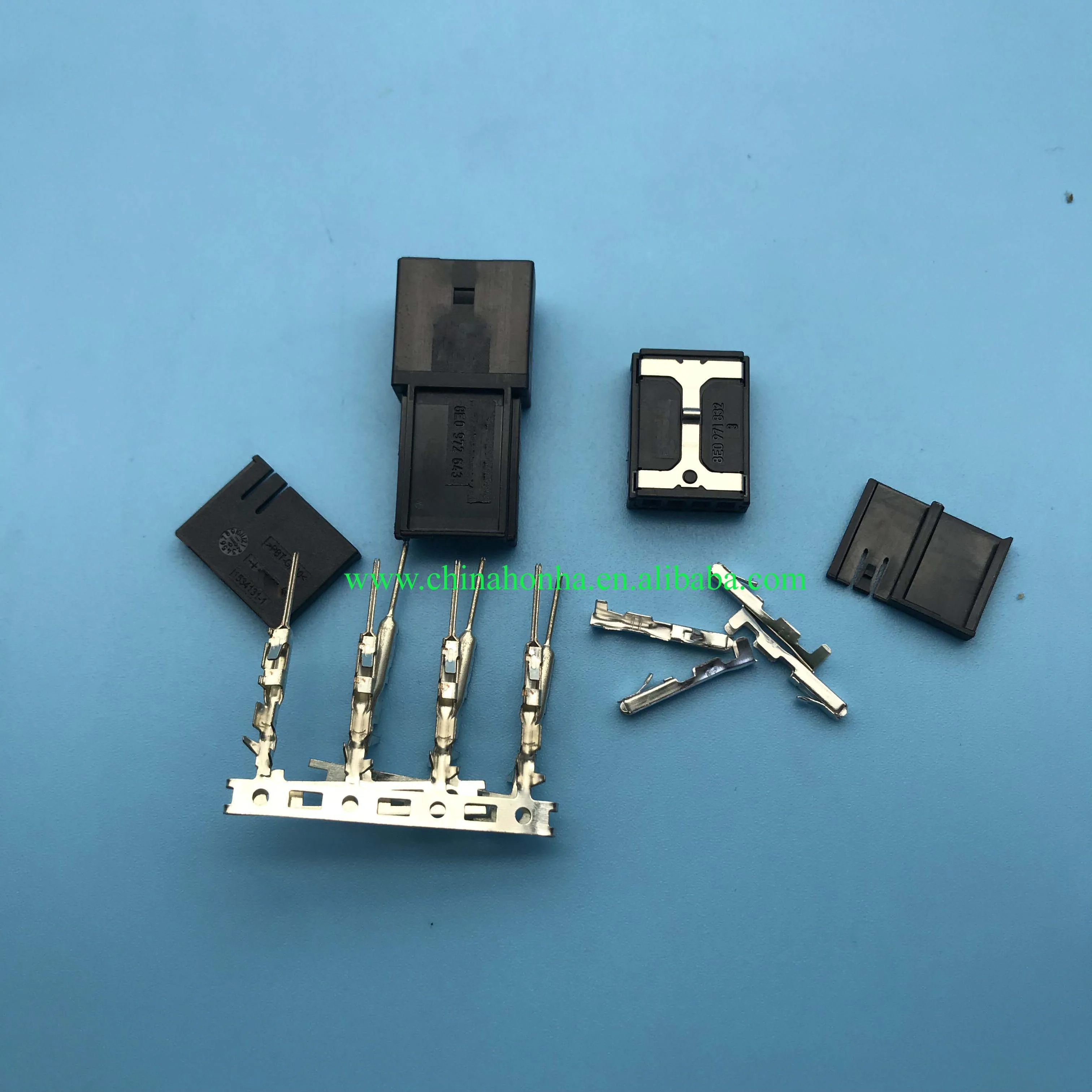 

5/10 pcs 4-Pole Seat Repair Kit Audio 4-hole harness connector male female 8E0 971 832 8E0 972 643