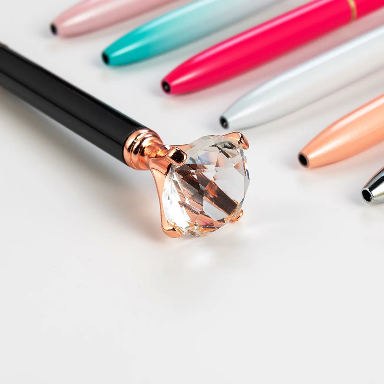 Upscale Diamond Metal Canetas Esferográficas para Crianças, Material Escolar Criativo, Negócio Escritório Papelaria Presente, Canetas de escrita, 1Pc
