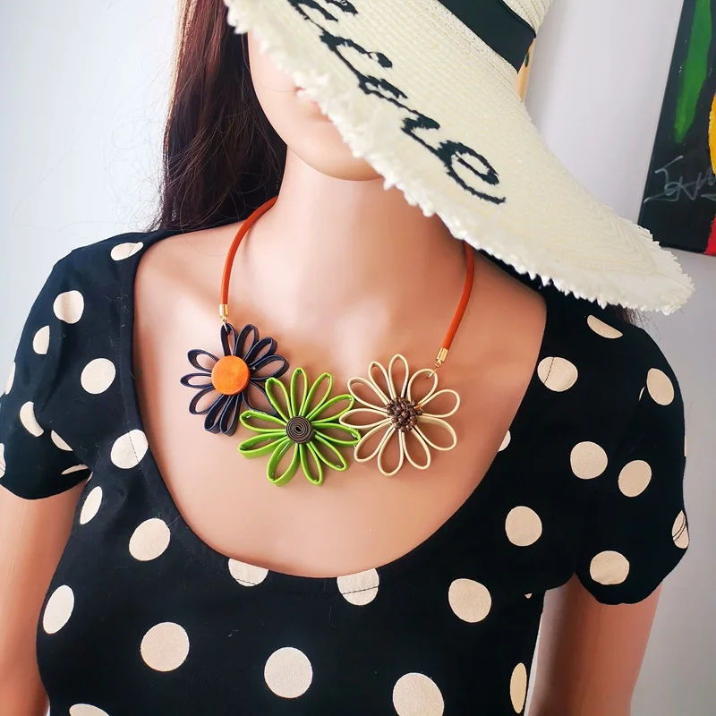 Leather Sun Flower Big Necklace for Women Hand Made Statement Necklace Pendant Vintage Ethnic Jewelry for Gift Party MX110