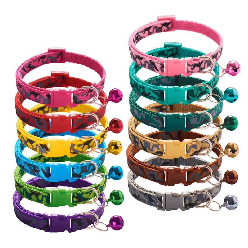 Collare per gatti mimetico con campana collana per cani Gatos Collier Chats Perro forniture per piccoli medi kitin Chihuahua rosa blu