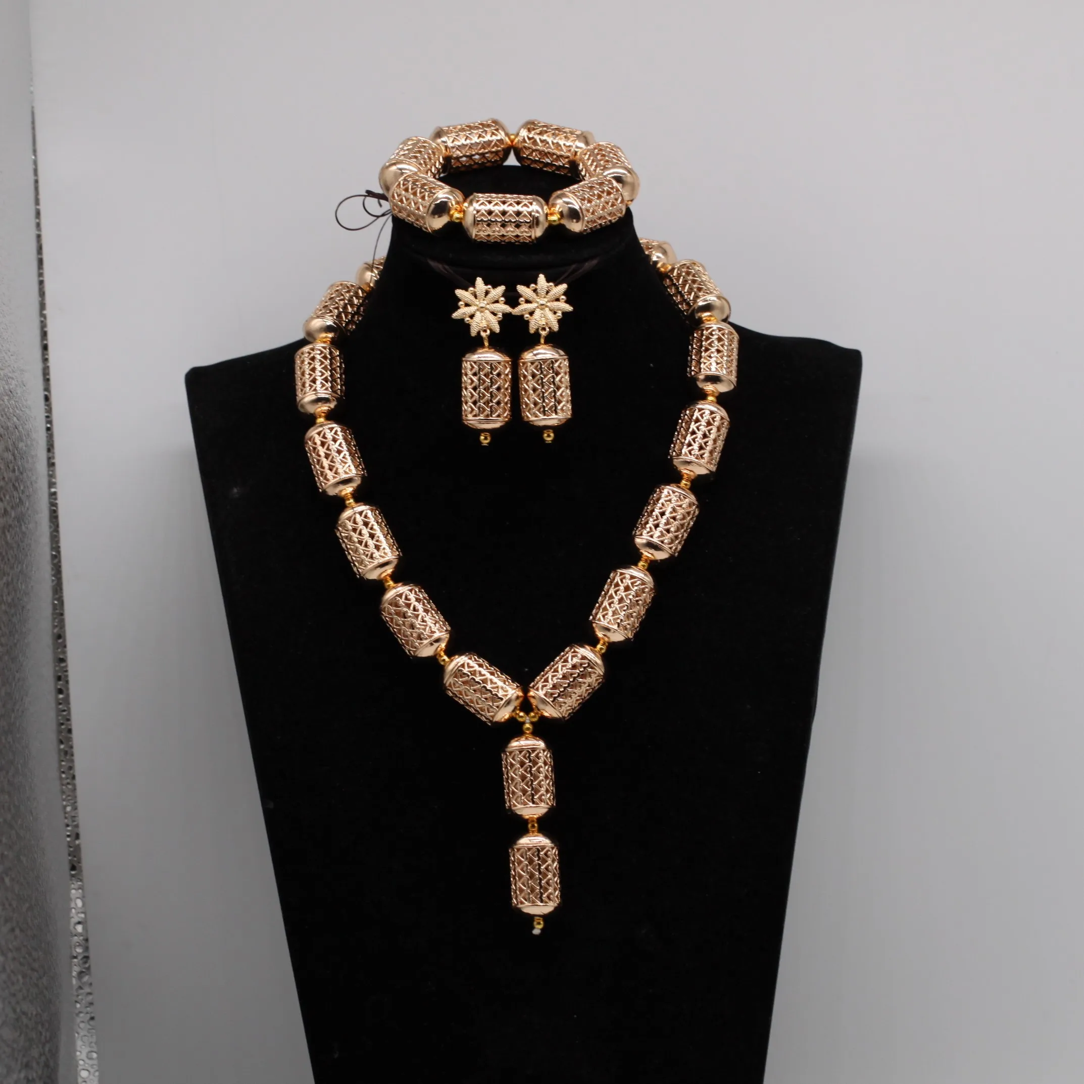 

Luxury Gold African Jewelry Sets Indian Bridal Copper Charms Beaded Necklace Set Women Jewelry Set Various Styles ABH877