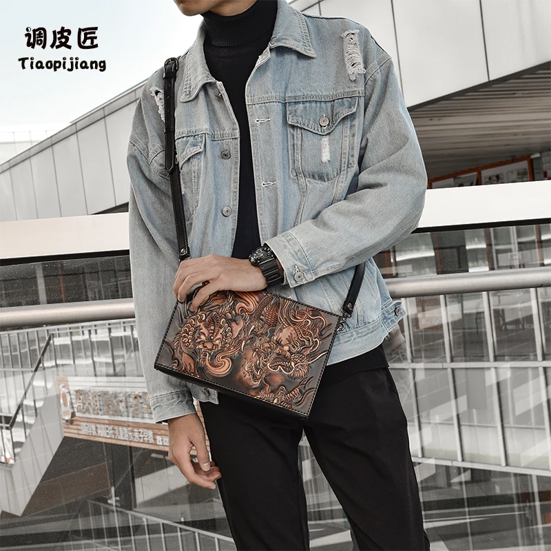 

★inclined shoulder bag fashion popular logo envelope bag Japanese character leisure handmade leather carving hand bag