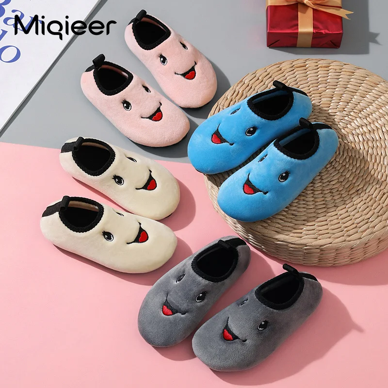 

2021 Autumn Winter Kids Home Slippers Suede Upper Soft Sole Non Slip Boys Girls Children Baby Cartoon Indoor House Shoes Sapato