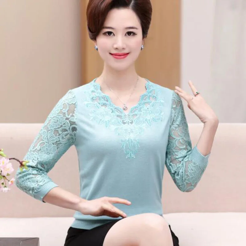 Spring Middle Aged Women Sweater Thin Pullover Three Quarter Sleeve Lace Sleeve and Lace Neck Mother Thin Sweater