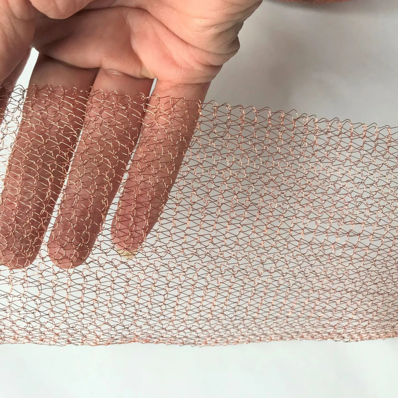 Maglia di rame tessuta rete metallica di rame a prova di lumaca di 12.7CM * 3M utilizzata per riempire fori e cuciture per proteggere il controllo dei parassiti del filtro dalle piante