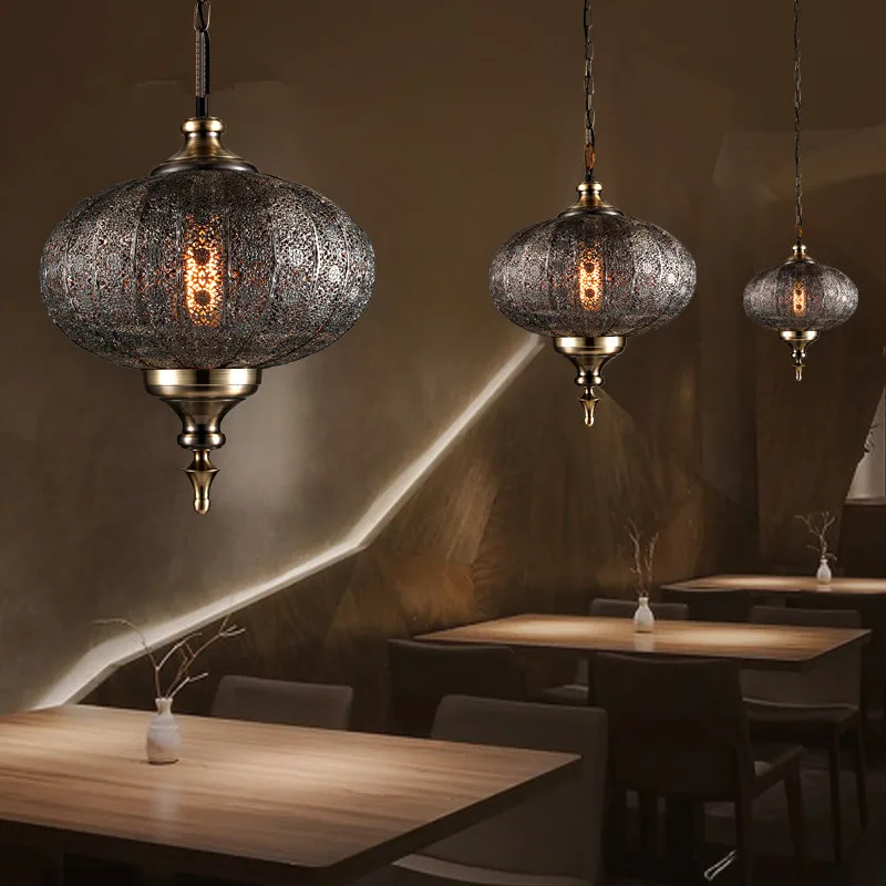 Southeast Asia Balance Yi Iron Pendant Lights LED Carved Hollow Retro Lamps for Dining Room Restaurant Lantern De Lamp