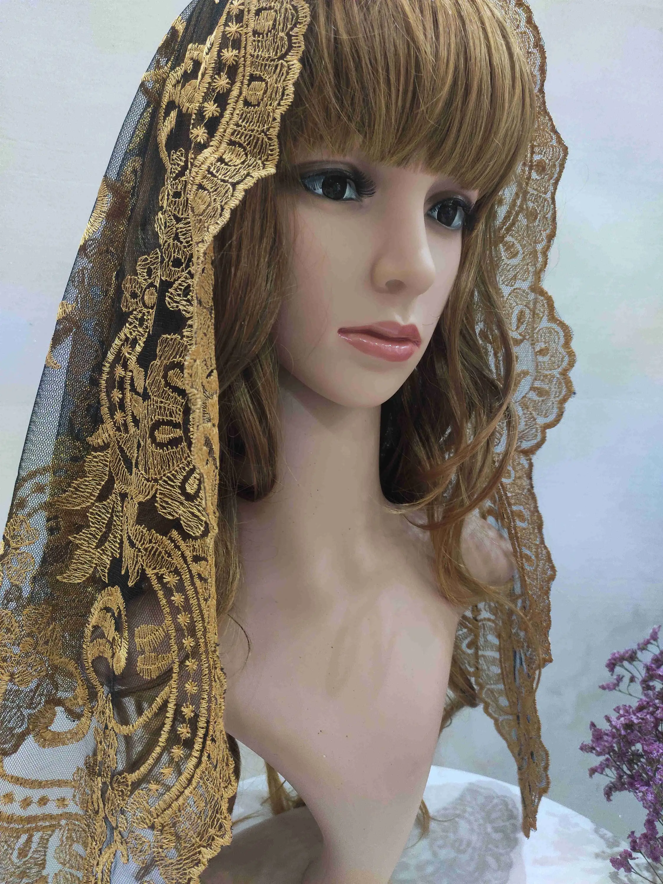 New Design Gold Embroidery Triangular Lace Veil Mantilla