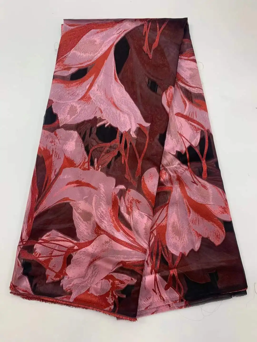 

Exquisite organza jacquard fabrics organza jacquard fabrics designed for ladies' formal wear evening dresses wedding long skirt