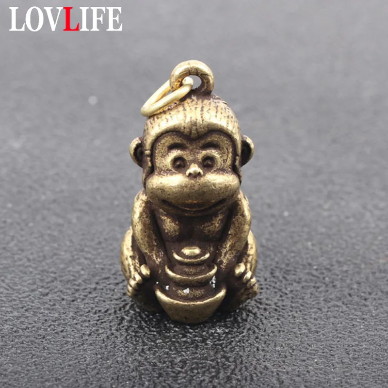 Antique Brass Monkey Holding Ingot Decoration Accessories Copper Chinese Zodiac Monkey Pendants for Keychains Craft Car Keyrings