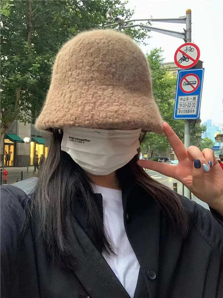 2021 NEW women\'s winter Bucket hat Felt Lamb wool for girl autumn and winter fashion Fur panama hip hop hat off white cap