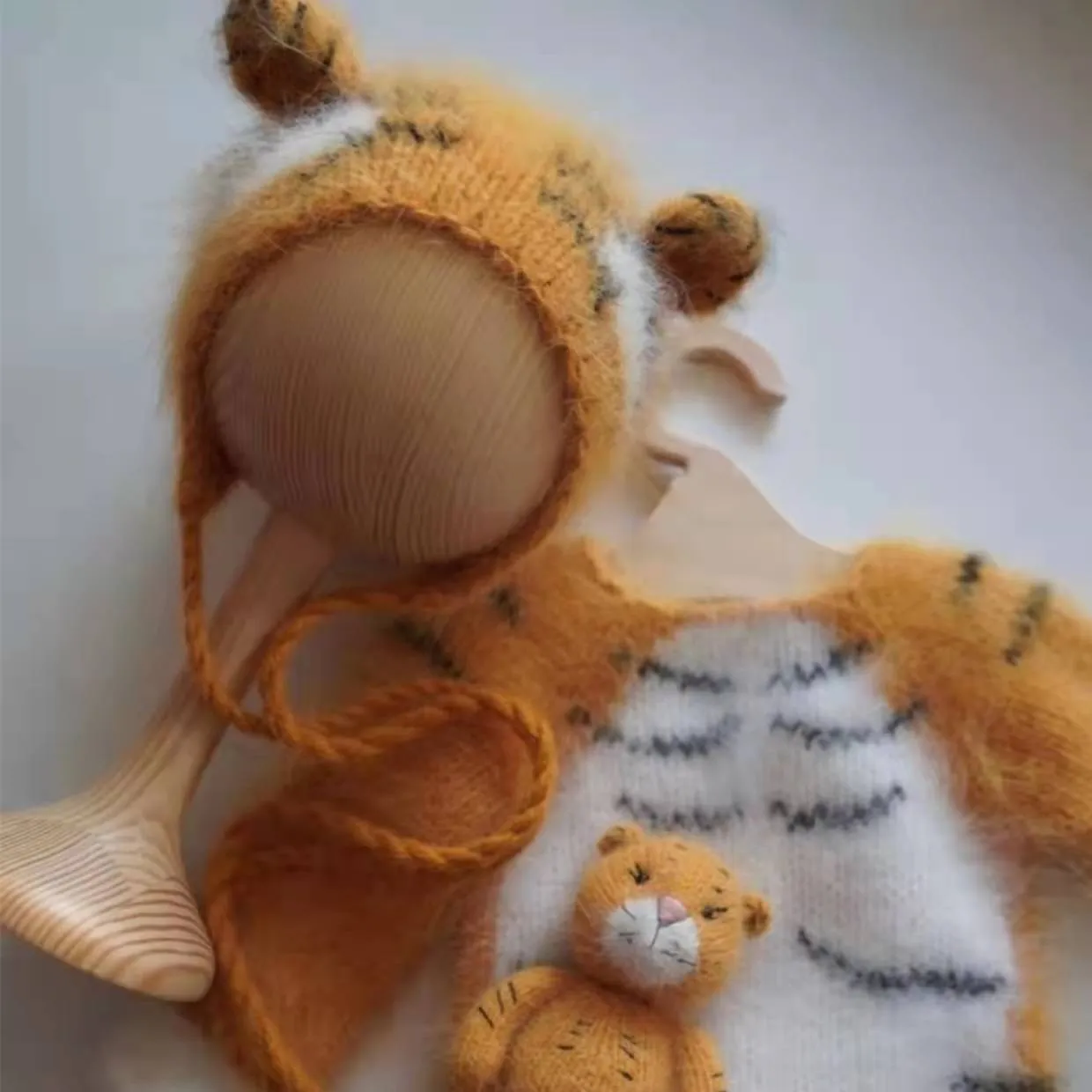 Newborn tiger romper photography props,2022 hot sale fuzzy outfits baby photo props