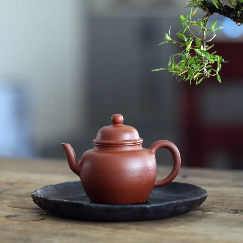 

★Yishuitang Yixing raw ore purple clay teapot pure handmade small coal kiln zhunigong lamp pot with a height of 190ml