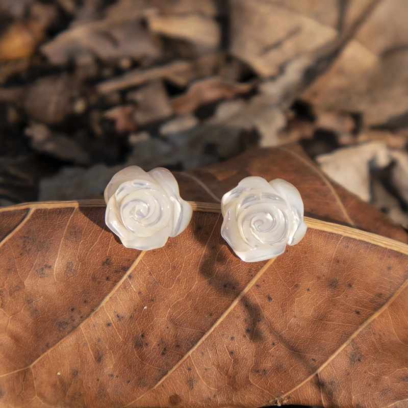 

MIQIAO Natural Shell White Rose Flower Earrings Jewelry For Women 925 Sterling Silver Hypoallergenic Stud Fine Fashion Female