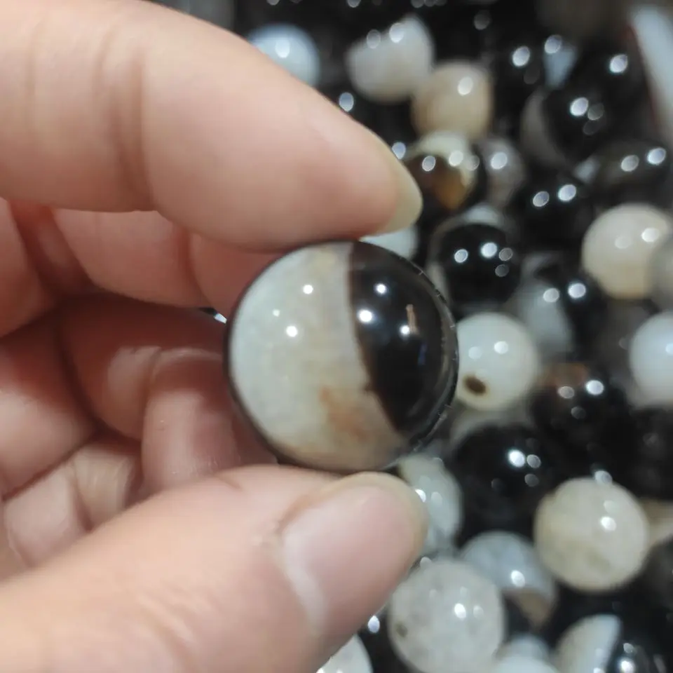 

Cute Natural Gemstone Black And White Agate Ball Mini Spheres Wicca Aesthetic Room Decor Buddhist Jewelry Gift Stone